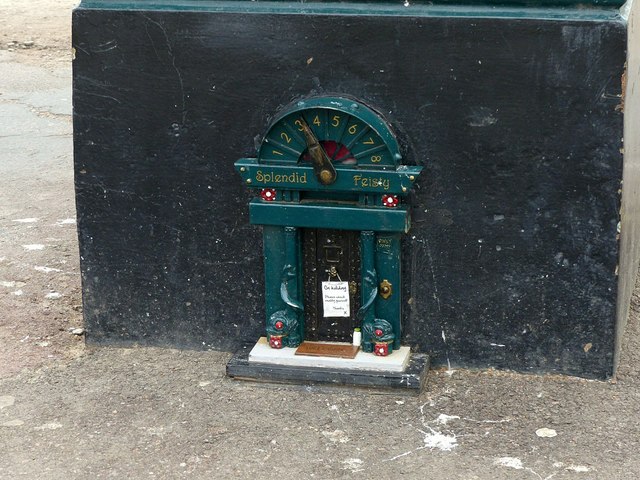 A photo of one of Cambridge 'dinky doors'.
